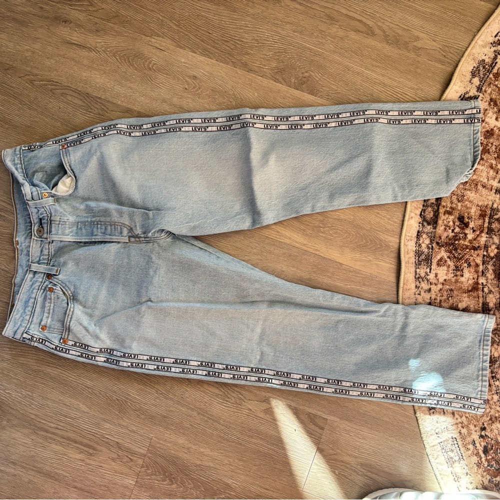 Levi's premium ribbon cropped Denim 29 x 26